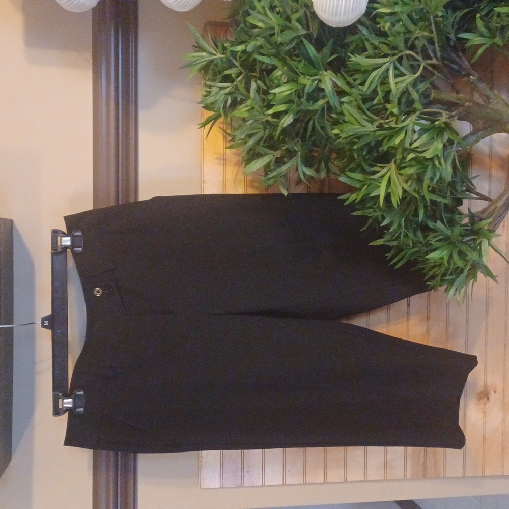 Black Capris